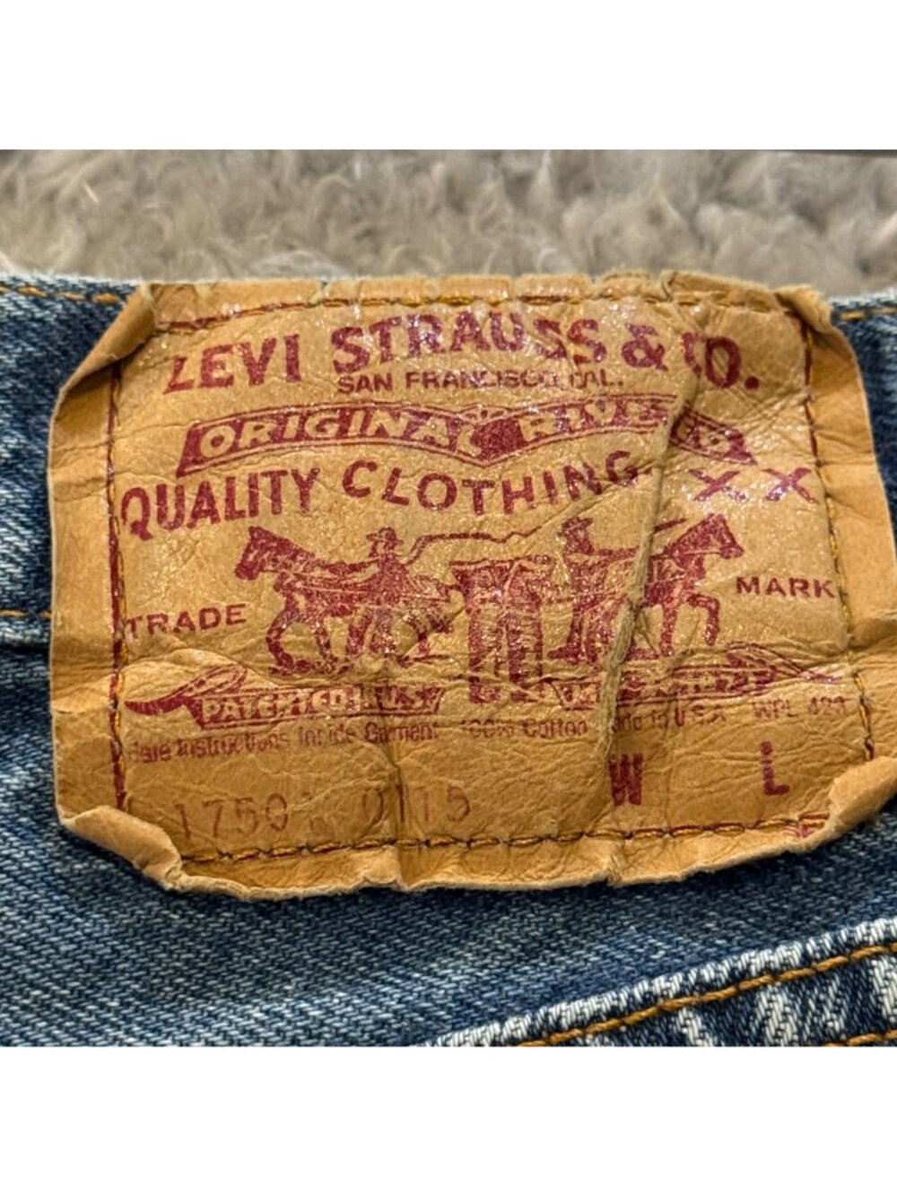 Levi’s Vintage Jeans Women’s 9 Button Fly Light Denim High Rise Mom Style 1980s - Picture 8 of 10
